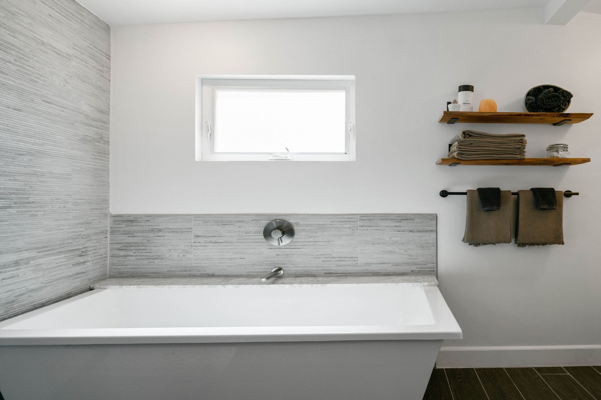 Wonder Valley Ranch bathroom with soaking tub